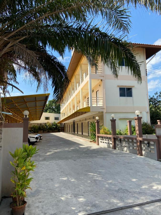 Jirasin Hotel & Apartment Ranong Buitenkant foto