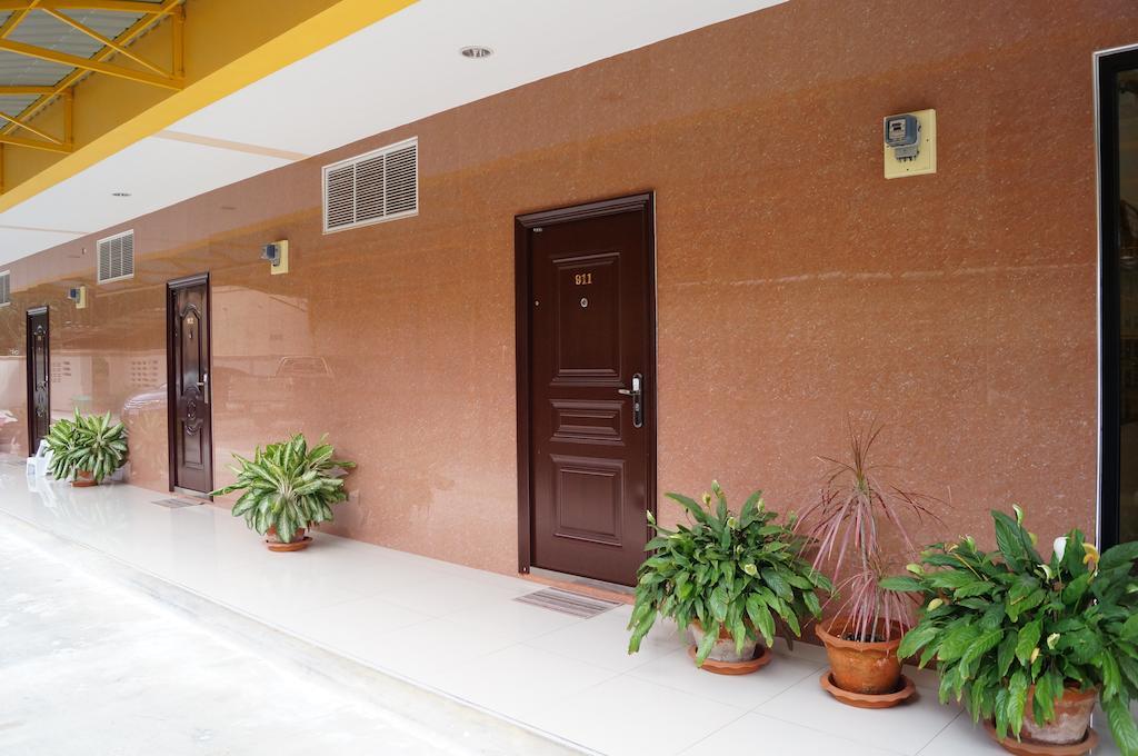Jirasin Hotel & Apartment Ranong Buitenkant foto