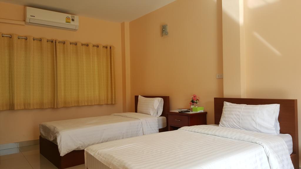 Jirasin Hotel & Apartment Ranong Buitenkant foto